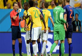 أبو تريكة: ''البرازيل لو لعبت 90 يوم لن تحرز أهداف''