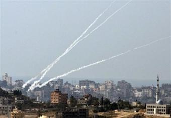 مقتل مستوطن إسرائيلي وإصابة 7 بينهم حالات خطيرة بعد سقوط صاروخ على تل أبيب