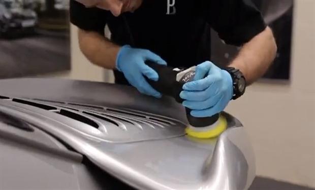 فن تلميع بورش 911 توربو 