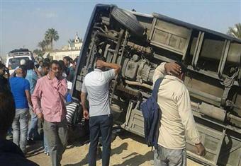 اصابة 36 شخصاً إثر انقلاب أتوبيس رحلال بطريق "غارب ـ الزعفرانة"
