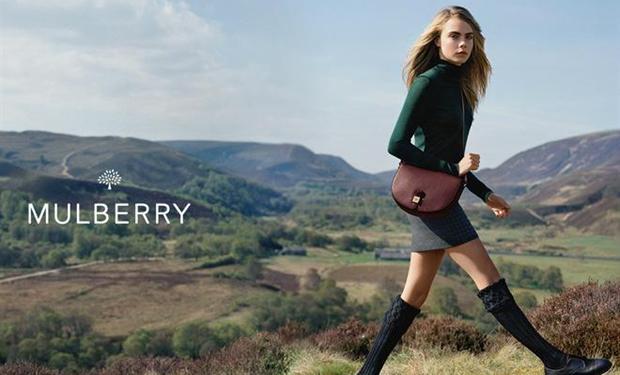 بالصور: كارا ديليفين في الريف الإنكليزي مع Mulberry