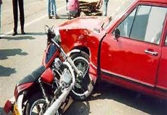  بالصور.. مصرع شخص وإصابة آخر في حادث تصادم بأسوان