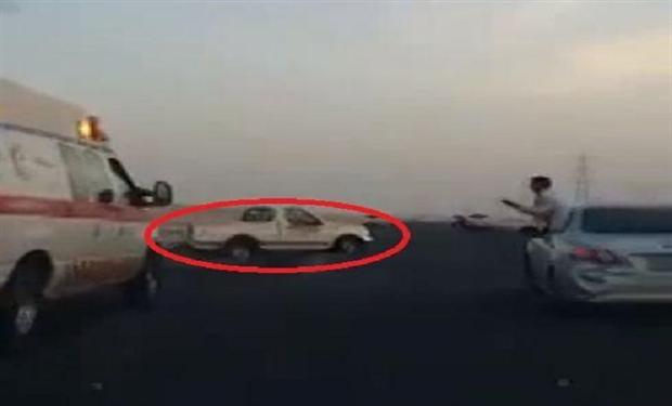 فيديو : تفحيط أمام سيارة اسعاف واعاقة عملها بالرياض