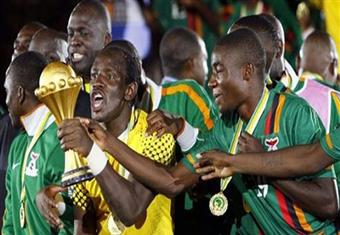 ''إيبولا'' يجبر الكاف على نقل مباريات التصفيات الأفريقية