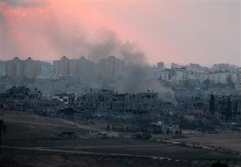 مصر تأسف لكسر الهدنة في غزة وتضغط لاستئناف المفاوضات