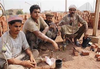 إضراب عمال مصانع الطوب الطفلي.. ثلاثة أسابيع في انتظار الحل  (تحقيق)