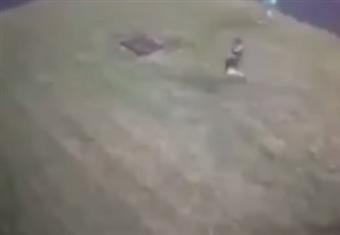 غطاء صرف صحي يتحول من سبب مأساة إلى وسيلة انقاذ طفل