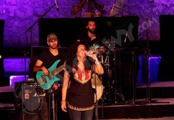 بالصور.. دينا الوديدي تشعل مهرجان القلعة الموسيقى