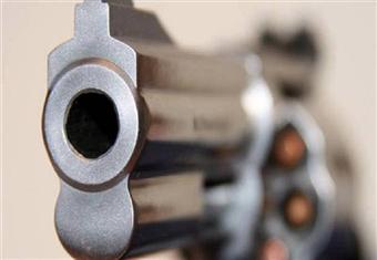 رصاصة سكنت رأسه.. مصرع طالب بكلية الطب خلال تنظيف سلاح ناري في المنيا