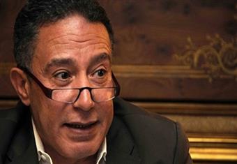 المحافظين يشيد  بإقبال المواطنين  على شراء  شهادات قناة  السويس