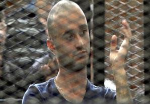 محامي دومة: مستشفى السجن غير مناسبة لمتابعة حالته الصحية