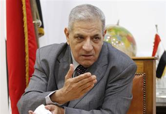 محلب يتفقد ''الترجمان'' لحظة وصول الأكشاك الجديدة للباعة الجائلين