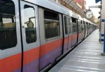 ناظر محطة الزهراء ينفي سقوط سيدة وطفليها من المترو