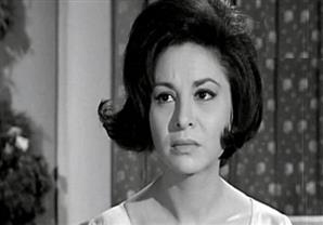 الفنانة صابرين تبكي حزنًا على فراق فاتن حمامة