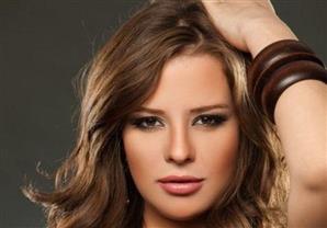 ''الخلبوص'' يبعد إيمان العاصي عن ''ولي العهد''