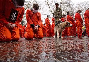 معتقل سابق يروي رحلته مع التعذيب في غياهب جوانتانامو