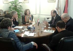 وزير التموين يلتقي بمسؤولة فرنسية عن الشؤون الاقتصادية مع الإمارات