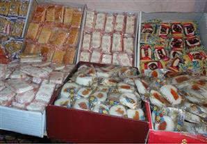 ضارة بالصحة.. ضبط 90 ألف عبوة حلوى فاسدة في الإسكندرية