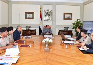 بالصور- ماذا فعل محلب في أول ظهور بعد الاستقالة من الحكومة؟