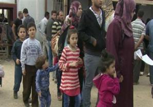 اليأس يدفع لاجئين سوريين للعودة إلى ديارهم في مناطق الصراع