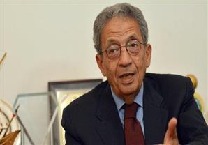 عمرو موسى بحفل تخرج جامعة النيل : مصر تحتاج إلى الديمقراطية