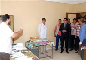 محافظ الشرقية يوبخ موظفي الوحدة المحلية لتركهم مصالح المواطنين وتناول الشاي