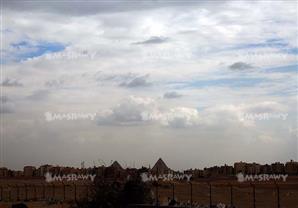 "الأرصاد" تُحذر من حالة الطقس الساعات القادمة.. أمطار متفرقة وسحب منخفضة