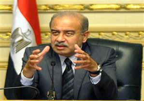 رئيس الوزراء: مشروع قناة السويس الجديدة خطوة من ألف وبداية للمشروعات العملاقة