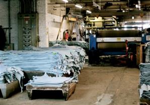  صناع الجلود: المصانع متوقفة عن العمل بسبب الحكومة.. والصناعة: ليست مسؤوليتنا