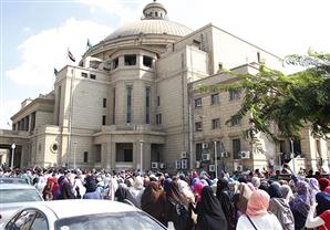 جامعة القاهرة تطبع 120 ألف كارنيه "ممغنط" بتكلفة مليون جنيه