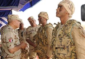 بالصور- وزير الدفاع يشهد المشروع التكتيكي "طابا 2" للوحدات الخاصة وقوات التدخل السريع