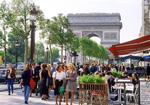 تقرير: الفرنسيون يدخنون ويشربون الكحوليات ومع ذلك يعيشون حياة أطول