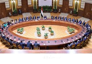 الرئيس يجتمع بمجموعة من رؤساء كبريات دور النشر لإطلاق مشروع "بنك المعرفة المصري"