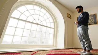 هل يجوز قراءة أكثر من سورة في ركعة واحدة؟.. أمين الفتوى يجيب