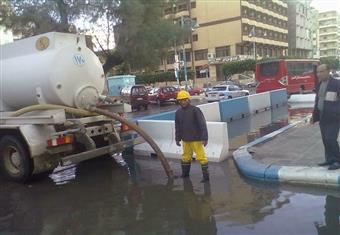 محافظ القاهرة: التكدس المروري سببه الخوف وليس تراكم المياه