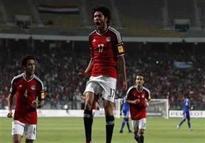 موقف محرج للمعلق محمود بكر على الهواء بمباراة مصر وتشاد