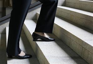 صعود الدرج قد ينذرك بنقص فيتامين B12 في جسمك