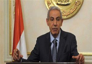 وزير الصناعة يطير إلى باريس لحضور منتدى الأعمال المصري الفرنسي