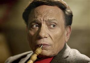 عادل إمام يحرج مراسل المحور خلال مسيرة الفنانين بشرم الشيخ