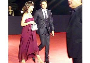 بالصور.. وصول "آسر ياسين" لحفل ختام "القاهرة السينمائي" برفقة زوجته