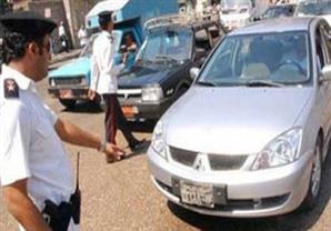 متروكة ومتهالكة في الشوارع.. رفع 45 سيارة ودراجة نارية بالقاهرة والجيزة