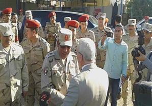 بالصور.. قائد الجيش الثاني يتفقد لجان الاقتراع ببورسعيد