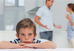 هذا ما يحدث لنفسية الطفل عند انفصال والديه في ظل الصراعات والخلافات