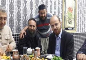 نجل أردوغان عن صوره المثيرة للجدل: "مع ملاك مطعم كبدة"