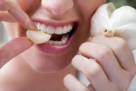 هذه جرعته المناسبة- دراسة تكشف مفاجأة للثوم لمرضى الكوليسترول