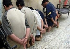 ضبط 5 عاطلين استعانوا بفتاة استدرجت تاجرًا وقاموا بتصويره عاريًا لابتزازه ماليًا