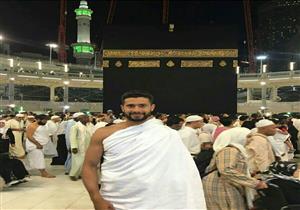 حارس الأهلي يؤدي مناسك العمرة ويغيب عن المران