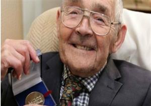 تكريم بريطاني تعايش مع مرض السكري 80 عاما