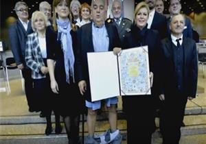 في كرواتيا.. سقوط سروال رئيس لجنة حقوقية أمام رئيسة الدولة