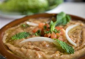 ماذا يحدث في الجسم عند السحور بطبق فول بالطحينة؟.. مفاجأة